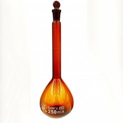 棕色量瓶(A級3.3高硼硅)
